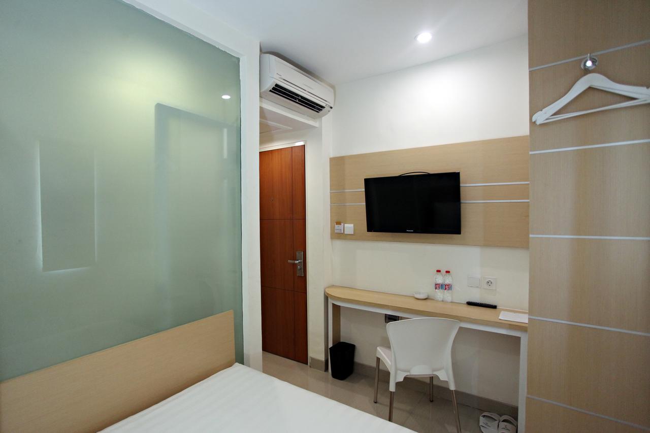 Nite & Day Surabaya - Gunungsari Hotel Екстериор снимка