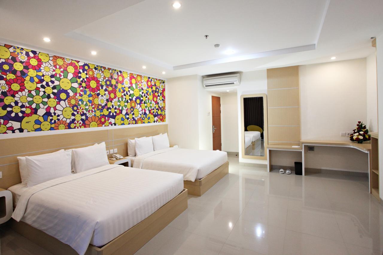 Nite & Day Surabaya - Gunungsari Hotel Екстериор снимка