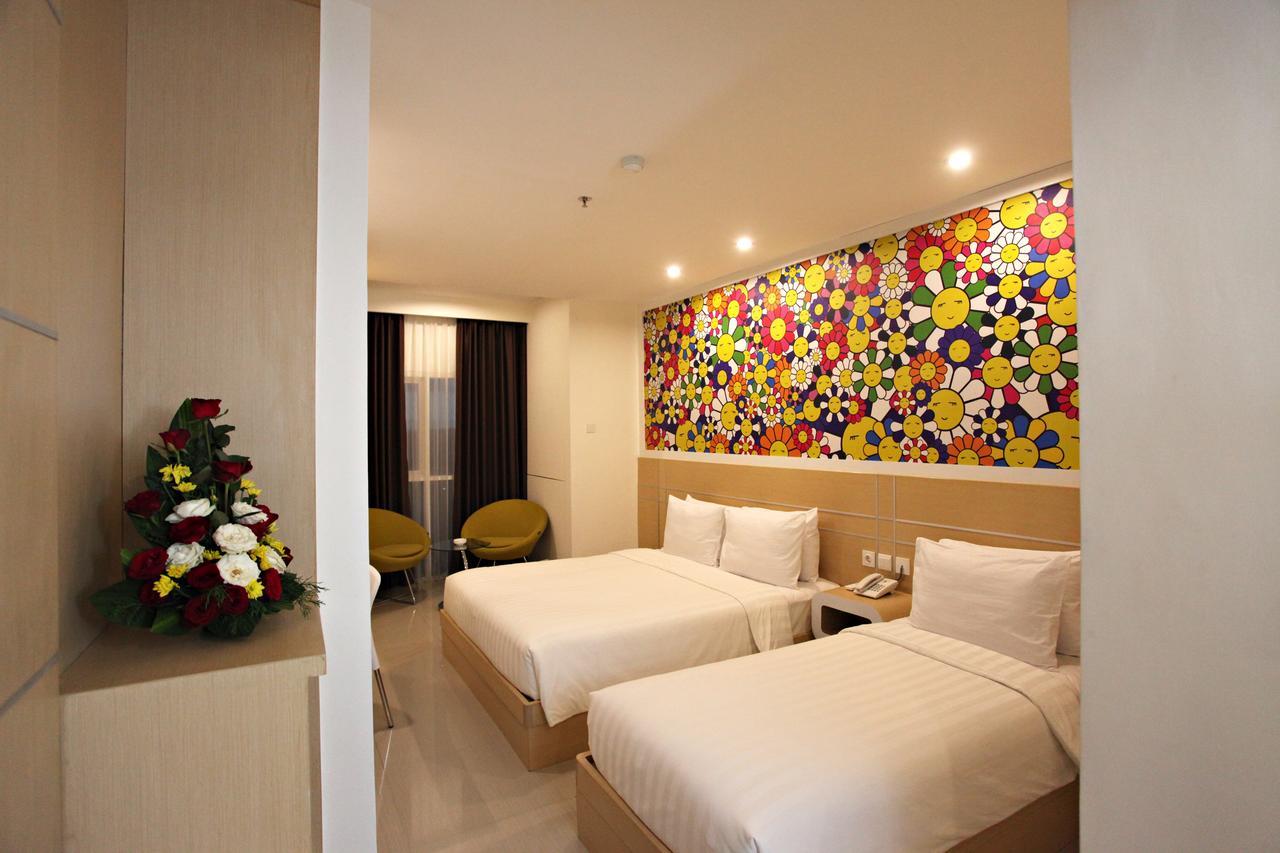Nite & Day Surabaya - Gunungsari Hotel Екстериор снимка