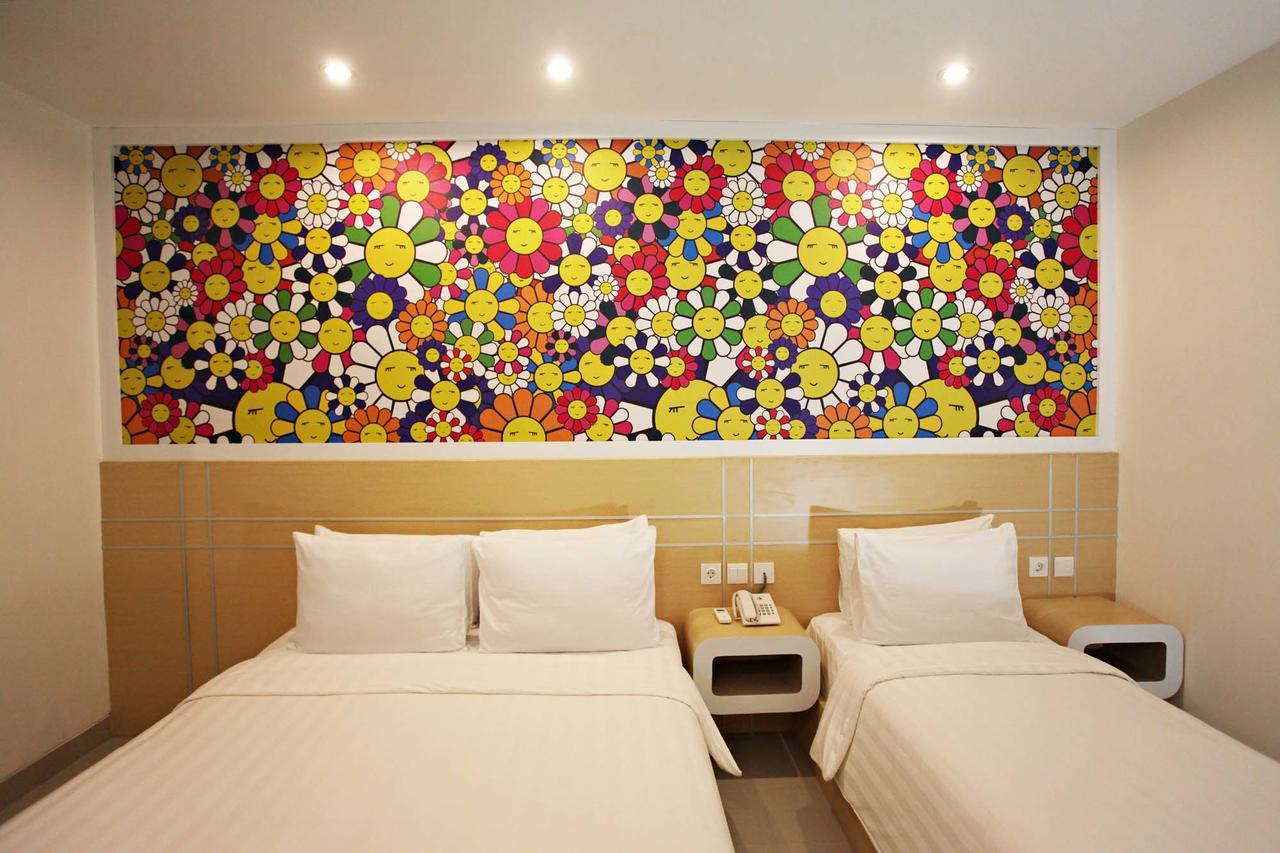 Nite & Day Surabaya - Gunungsari Hotel Екстериор снимка